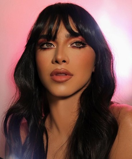 Gabrielle M art model photo