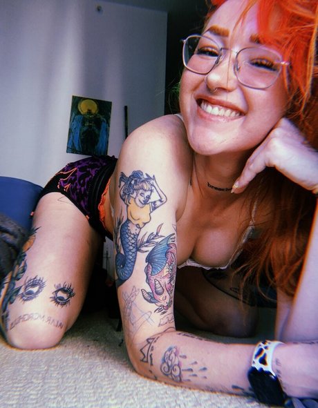 Indoor wilding exclusive model image