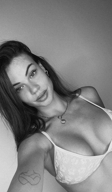 miiriiamherrero adult model pic