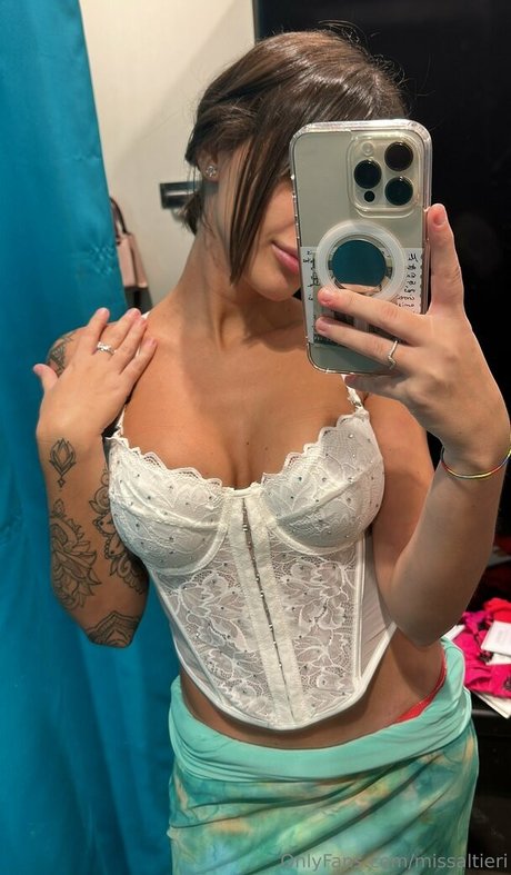 soymeryjim exclusive model image