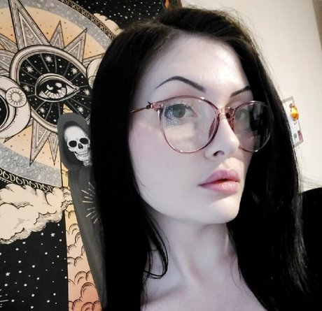 Evilwitxh Lilith hot model picture