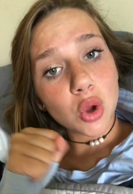 Sophiejustchillin model beautiful pics