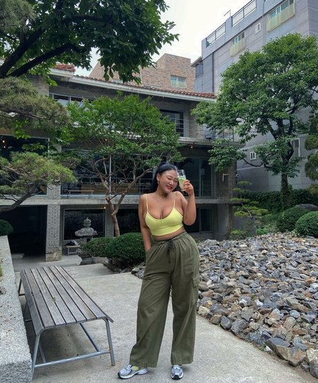 Moon Seo byul hd pornstar image