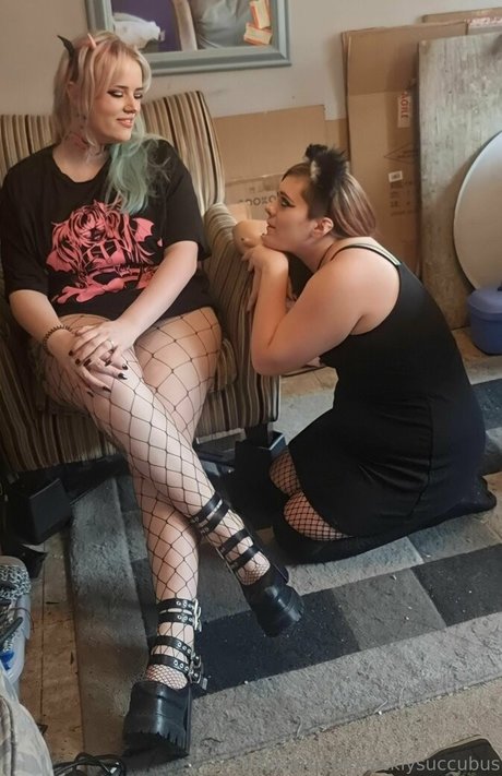 sicklysuccubus top model photo