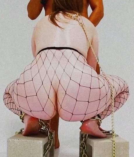 June Lovejoy model pic