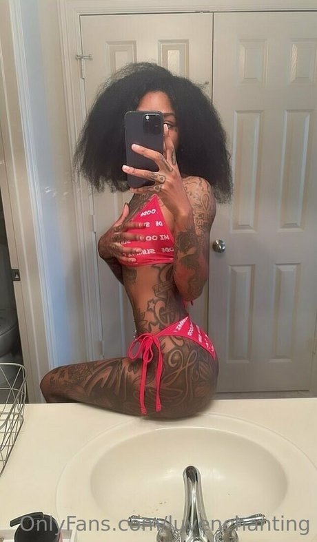 luvenchanting model top pic