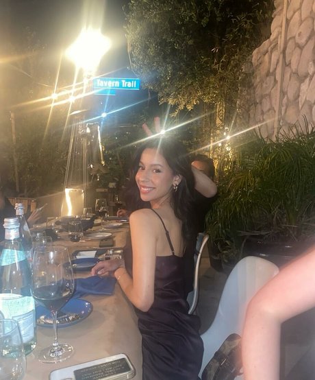 Izabella Alvarez nice model images