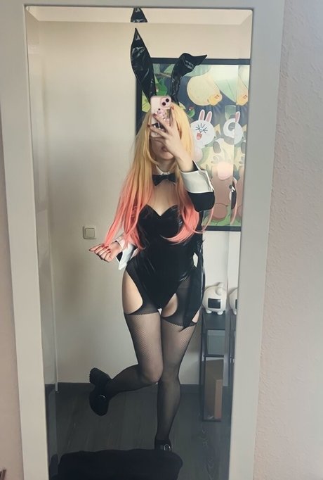 OMGPopx model pretty images