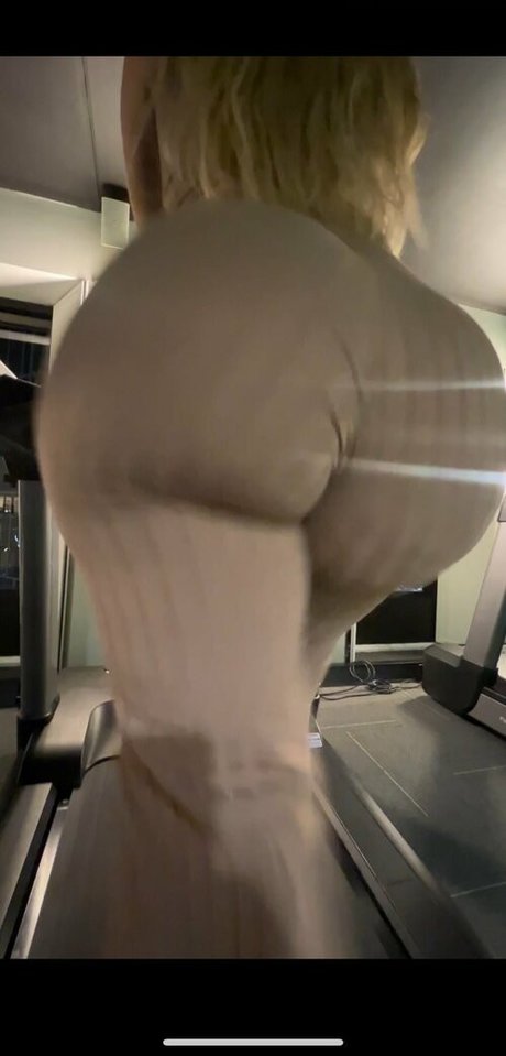 bootybyshelll perfect star pic