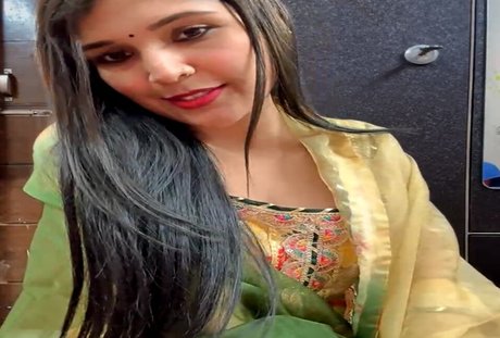 Meenakashi adult actress gallery