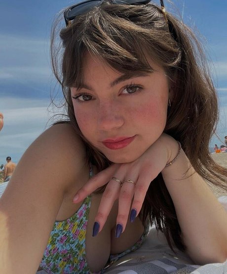 Lauren Donzis exclusive star pictures