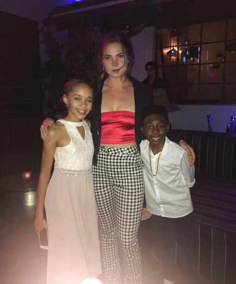 Jess Gabor sexy actress pictures