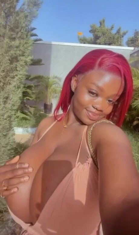 Chanel La Croix model pornographic photo