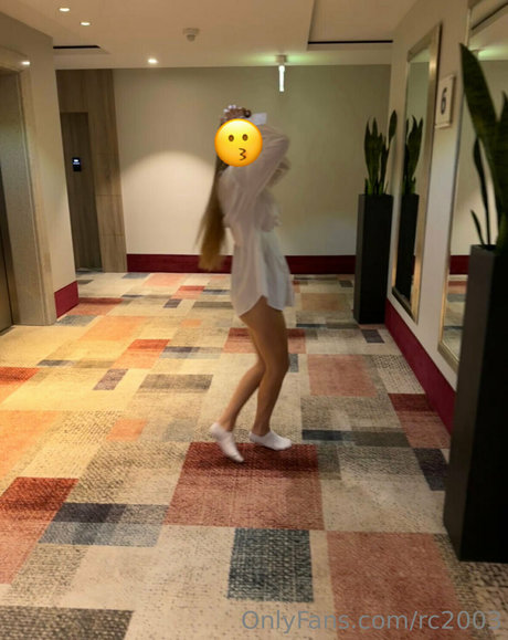 rc2003 nude star images