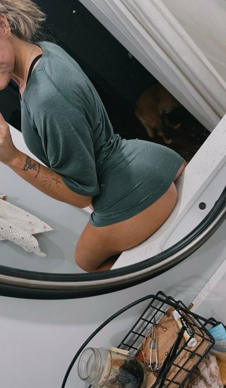 Denalidaisy model top pic