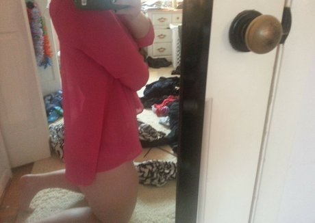 hahawhyamidoingthis naked model photo