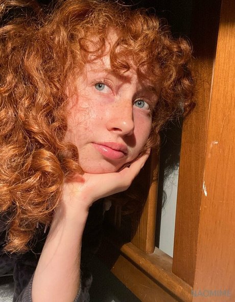 naomime star sexy photo