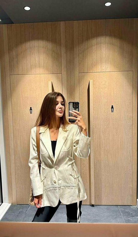 aliss foxy model porn images