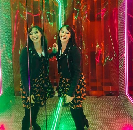 Chelsea Cook perfect actress archive