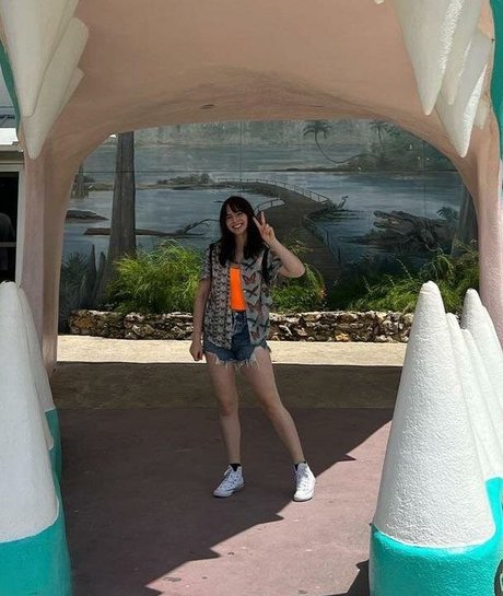 Chelsea Cook model pornographic pictures