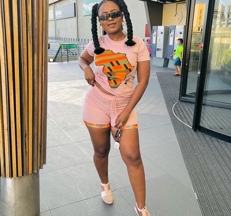 Bella Batista art model img