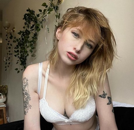 Konstigo free model pics