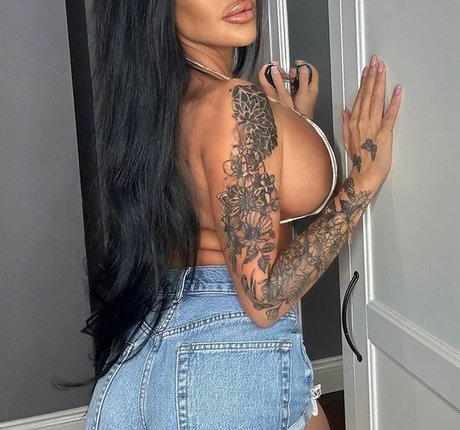 Holly James model xxx photos