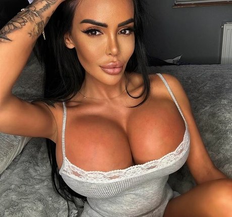 Holly James naked actress picture