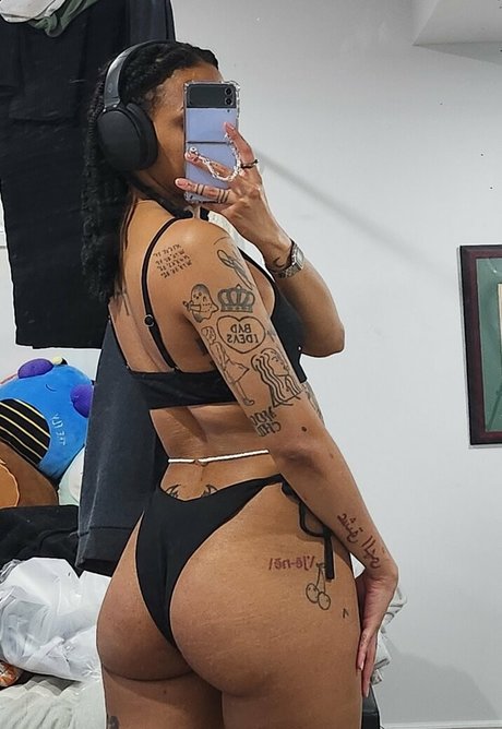 Juliet Cascaii beautiful actress gallery