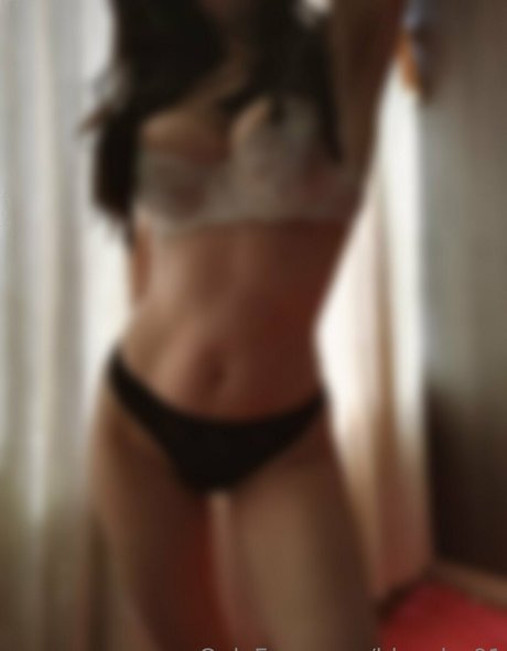 bluesky 01 model hot photo