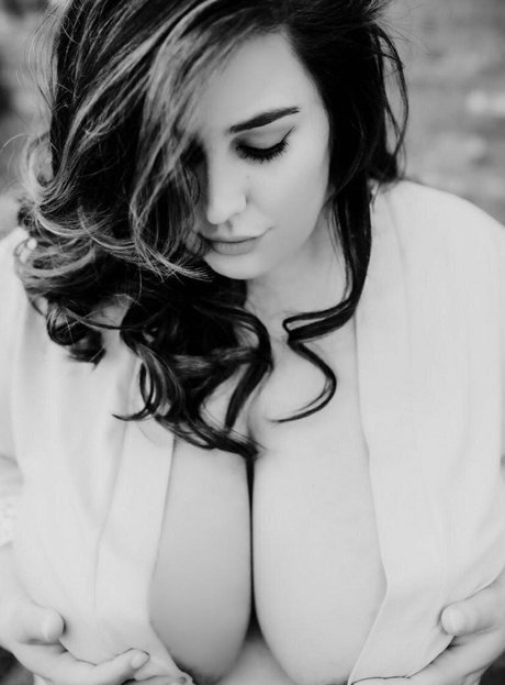 OKcouple pretty actress galleries