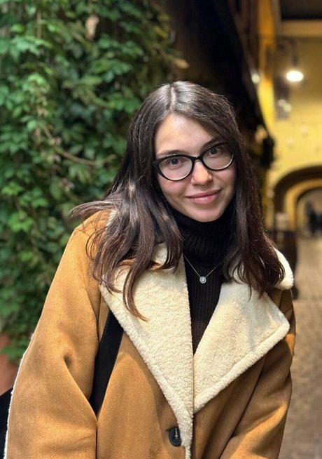 yournikole1 nude actress photos