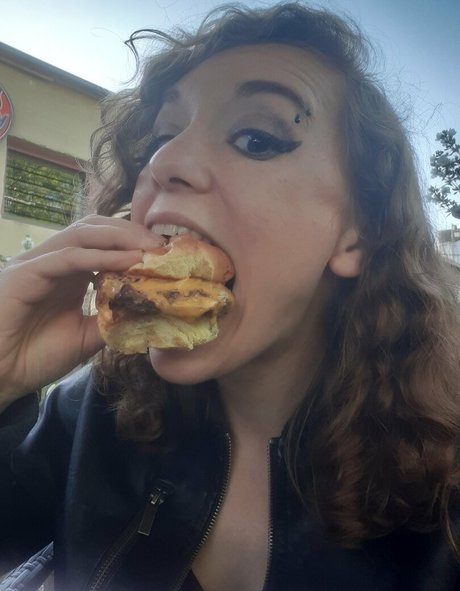 miss kris butt hot star pics