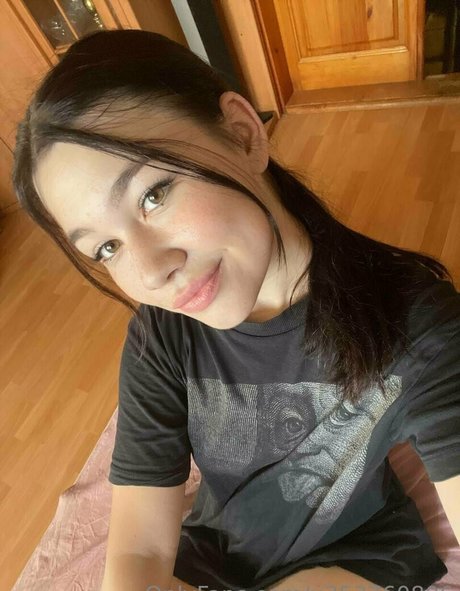 littlewaiifu erotic star pics