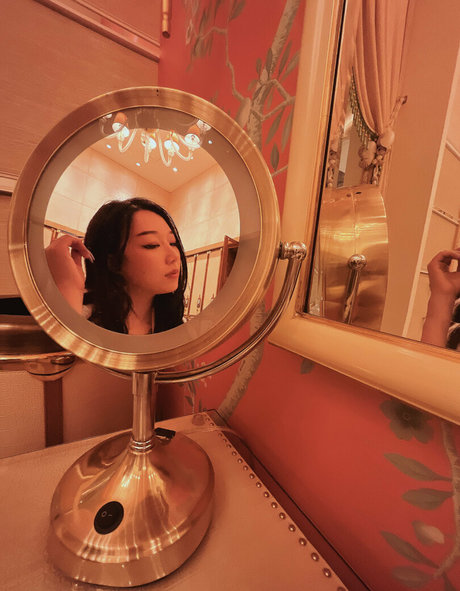 leesherfree star naked pictures