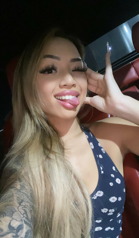 xs98x exclusive actress archive