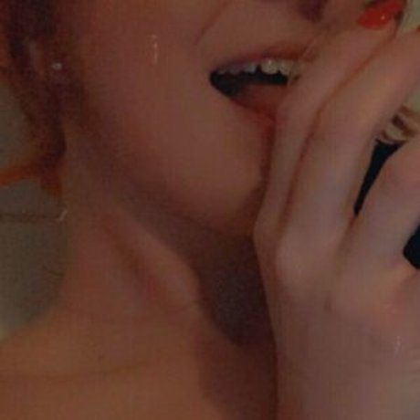 lillybunny xo model naked photo