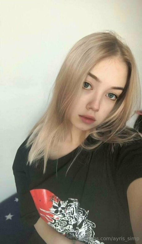 ayris simp nice actress image