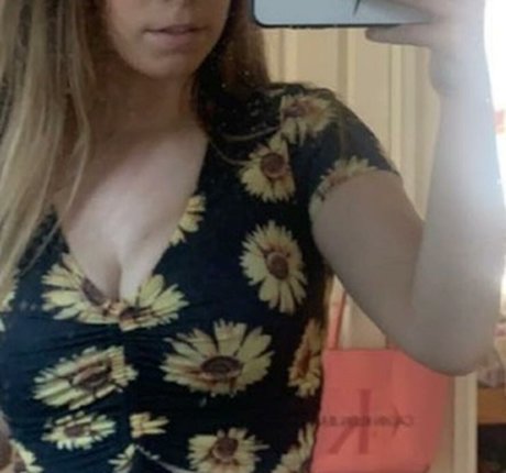 Lucy Scales free pornstar photo