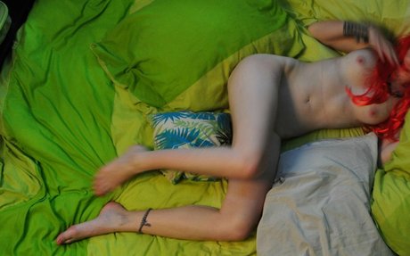 GroovyFlowerGirl model exclusive photo