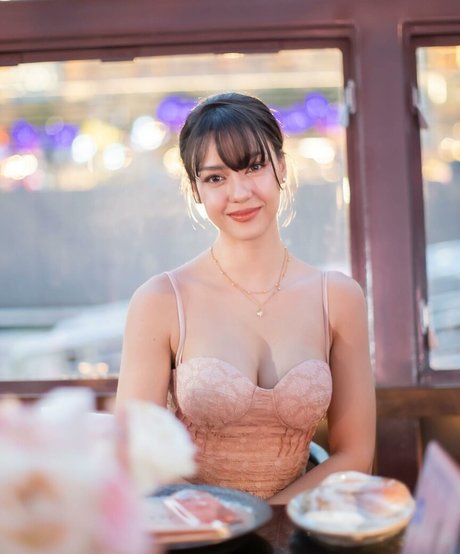 Amanda Obdam sexy pornstar pictures