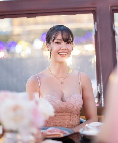 Amanda Obdam hot model img