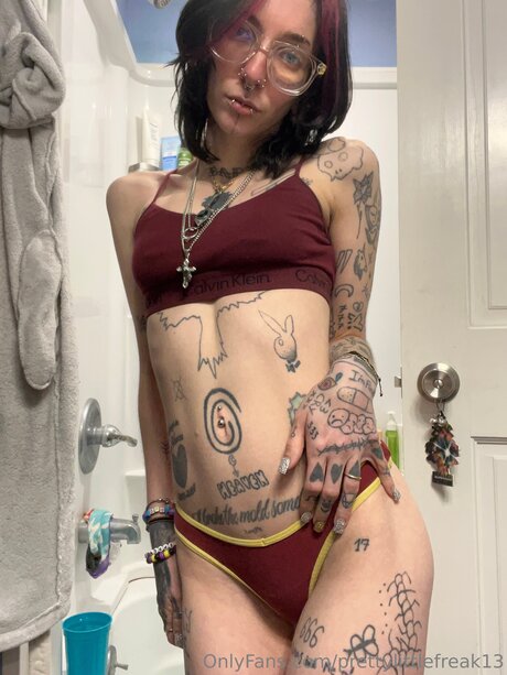 prettylittlefreak13 pornstar perfect archive