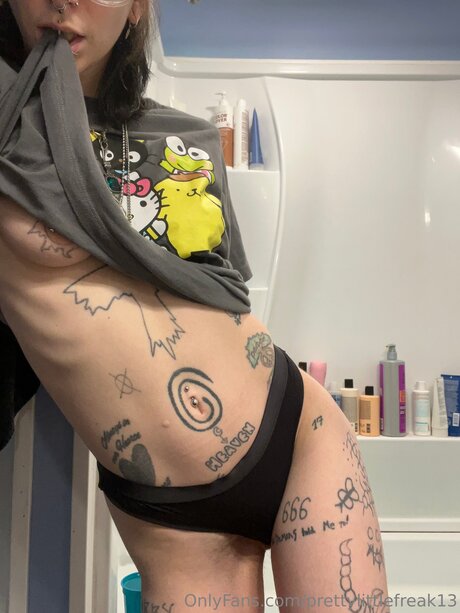 prettylittlefreak13 Quick photo