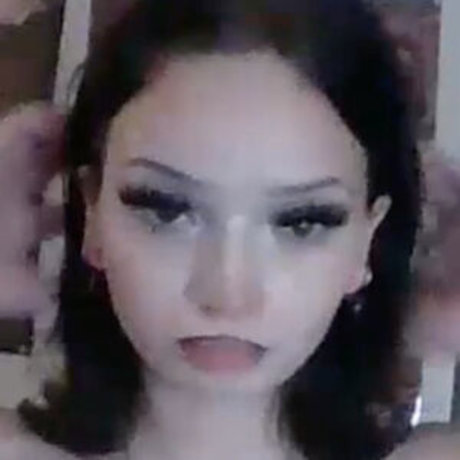 tinyselina pornographic model image