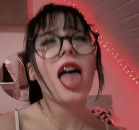 rosegirl242 hot pornstar pic