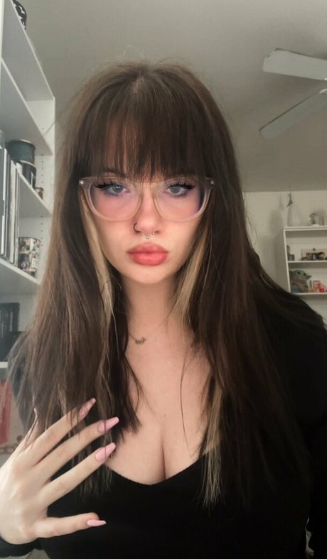 babe brunette onlyfans free porn images