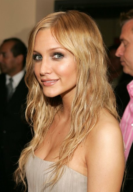 Ashlee Simpson Ross erotic star picture