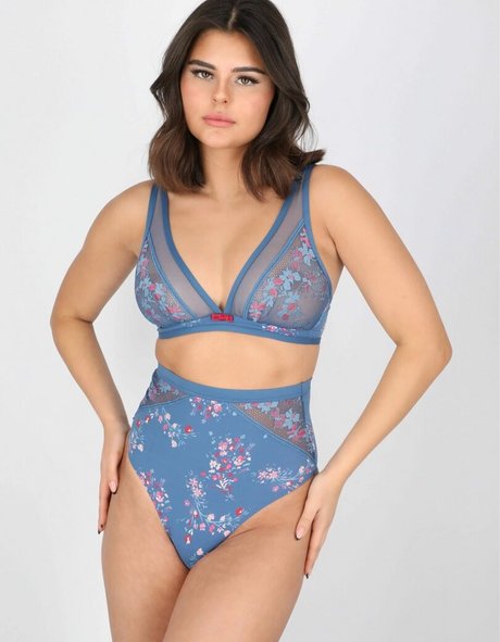 Michelle Algrabli high quality pornstar pics