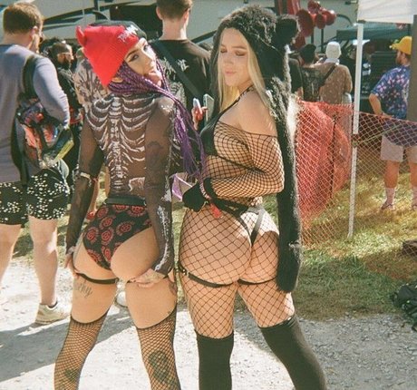 xobrittanrud exclusive model image